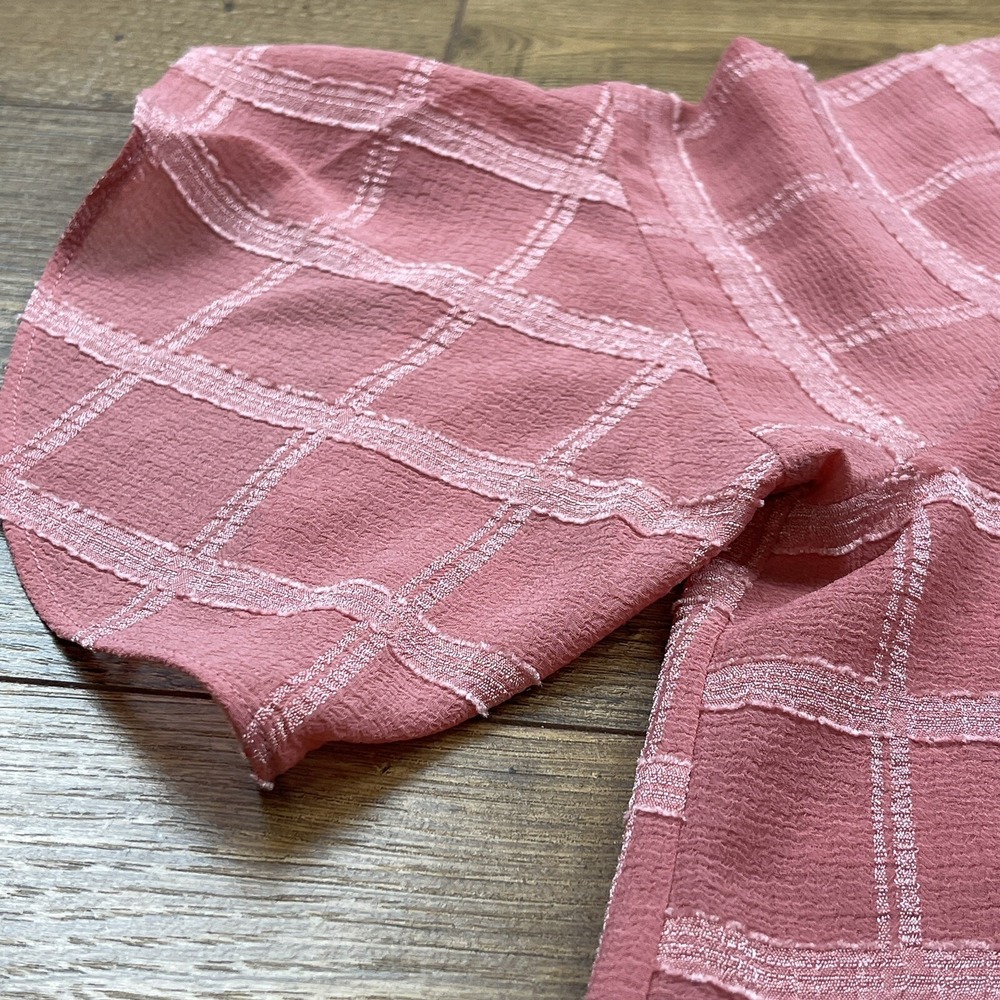 Soft Surroundings NWT Pink Rose Short Sleeve Tenerife Button Back Blouse NWT XS - Picture 4 of 7